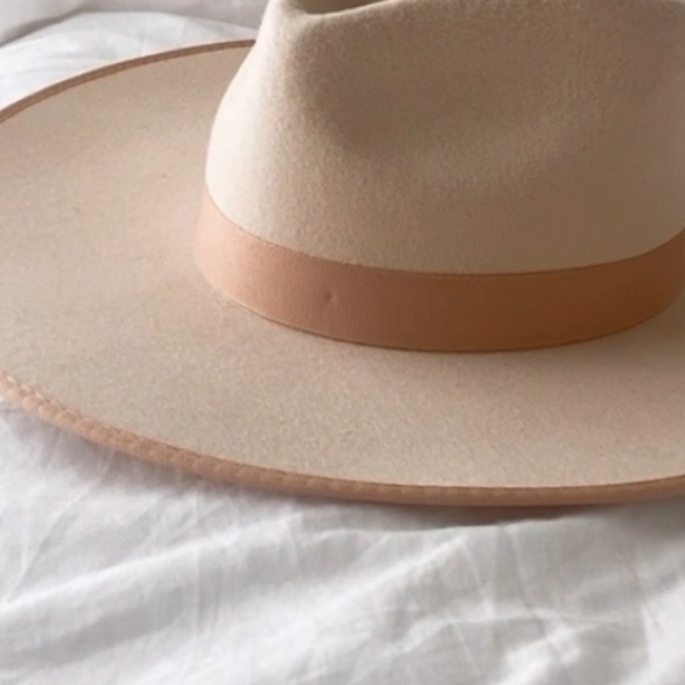 Lack of color ivory rancher - Picture 4 of 4